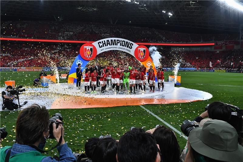 لاعبو اوراوا