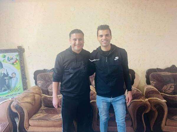 محمد أبو موسى مع مدرب بيت حانون