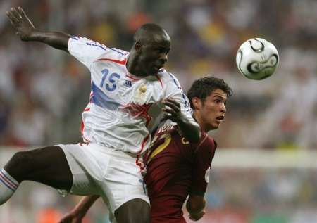 ليليان تورام صخرة الدفاع الفرنسية 