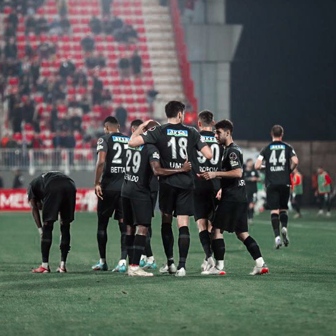 لاعبو عمراني سبور