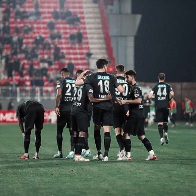 لاعبو عمراني سبور