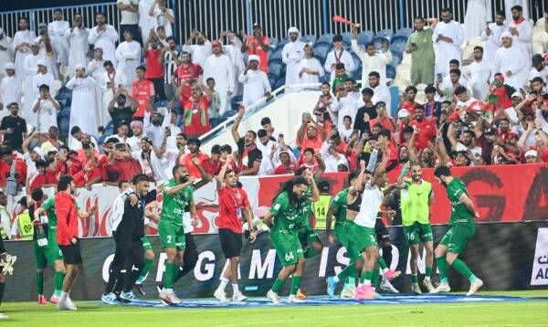 لاعبو شباب الأهلي