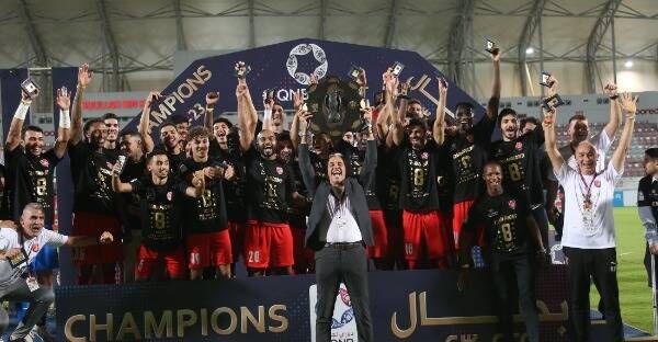 من مراسم تتويج الدحيل بالدوري