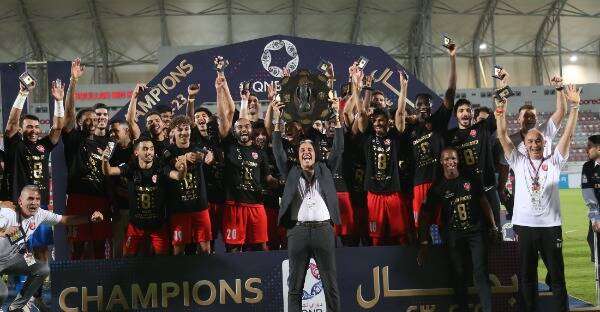 من مراسم تتويج الدحيل بالدوري