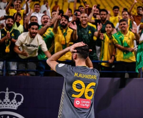 الحيدري يتفاعل مع جمهور فريقه