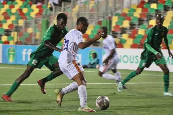 لقاء سابق بين الفريقين