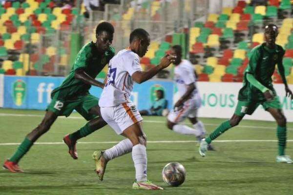 لقاء سابق بين الفريقين