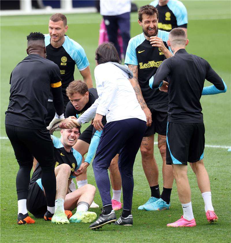 من تدريبات الفريق