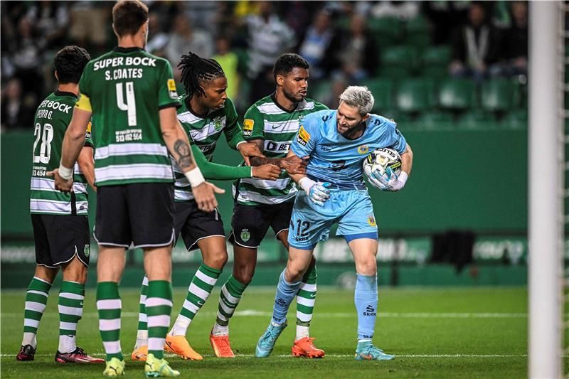 إجناسيو دي أروابارينا مع لاعبي أروكا