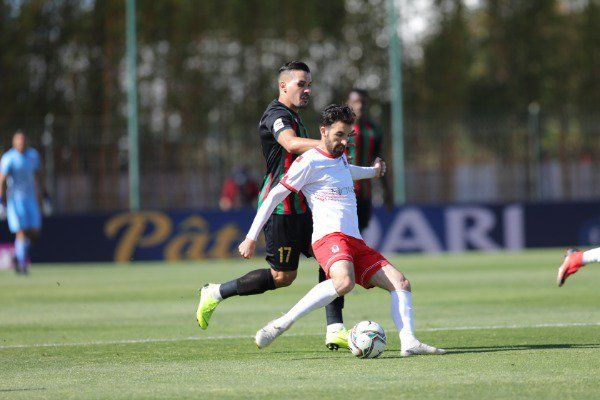 لقاء سابق بين الفريقين