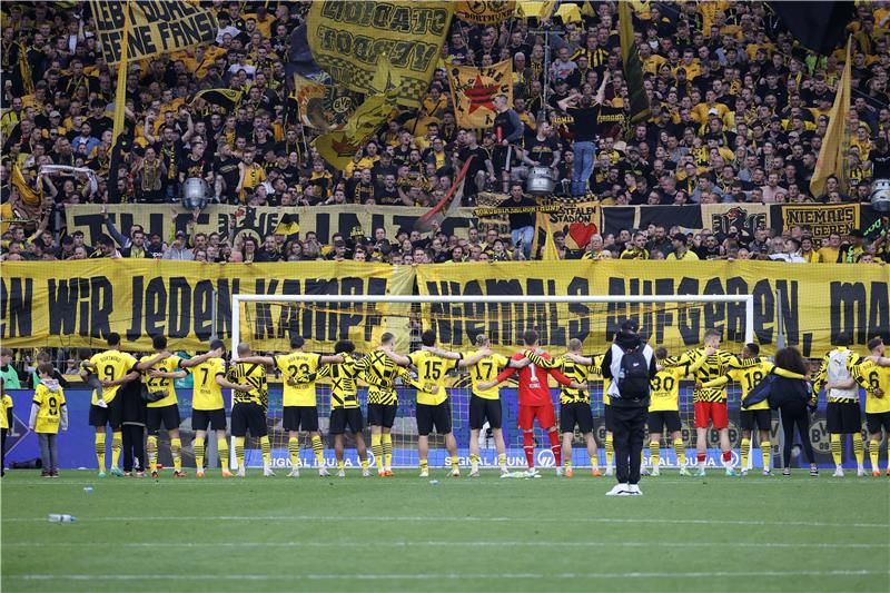 لاعبو دورتموند