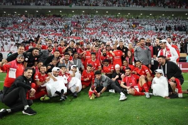 من احتفال لاعبي العربي