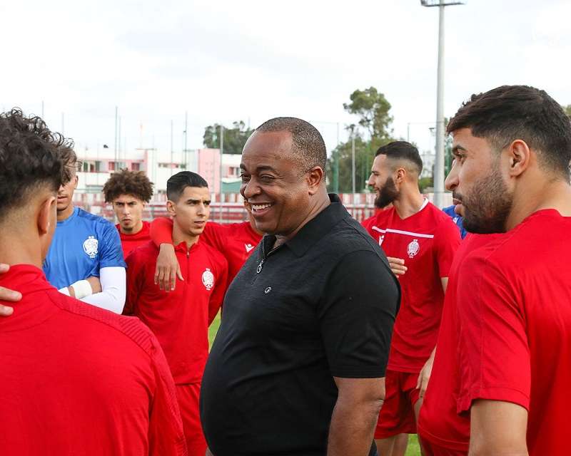 الناصيري مع لاعبي الوداد