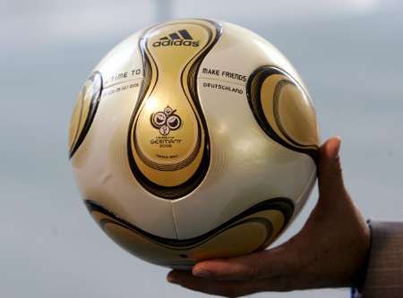 كرة الذهب لنهائي كأس العالم لمونديال المانيا .. ! 