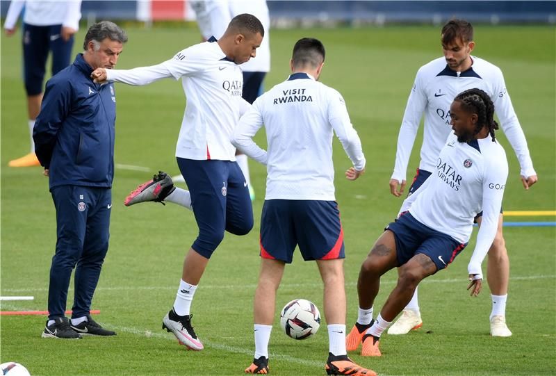 لاعبو باريس