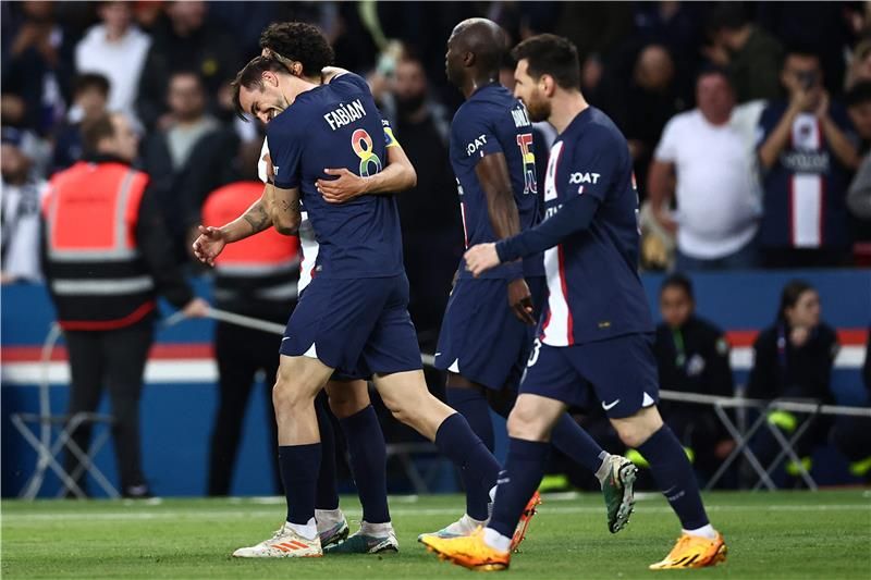 لاعبو باريس سان جيرمان