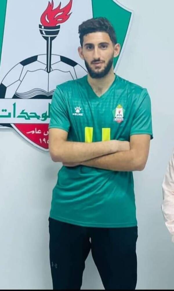 زيد القنبر بقميص الوحدات