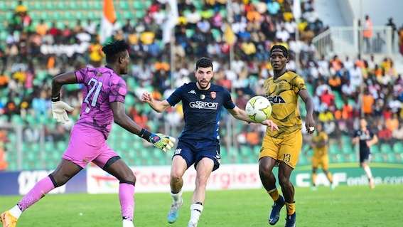 لقاء سابق بين الفريقين