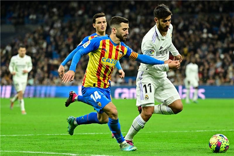 لقاء سابق بين الفريقين