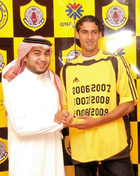 ملاحظه : الصوره من جريدة الراية القطرية 