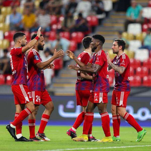 لاعبو الشارقة