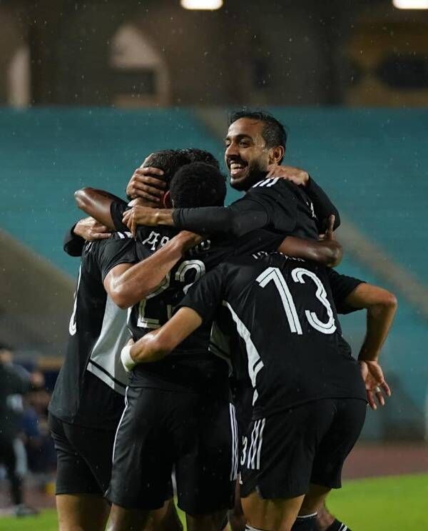 لاعبو الأهلي