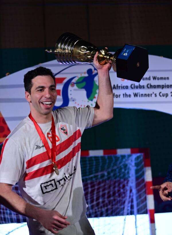 أحمد الأحمر