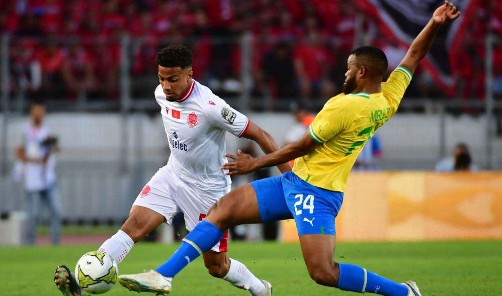 لقاء سابق بين الفريقين