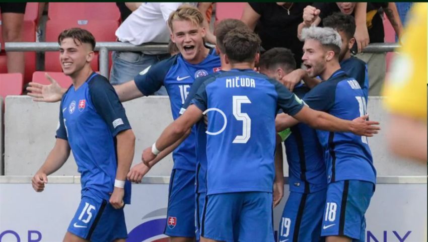 لاعبو منتخب سلوفاكيا