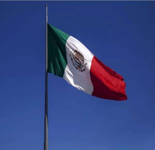 علم المكسيك
