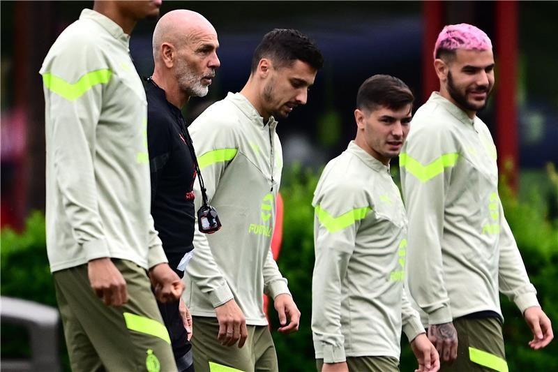 لاعبو ميلان