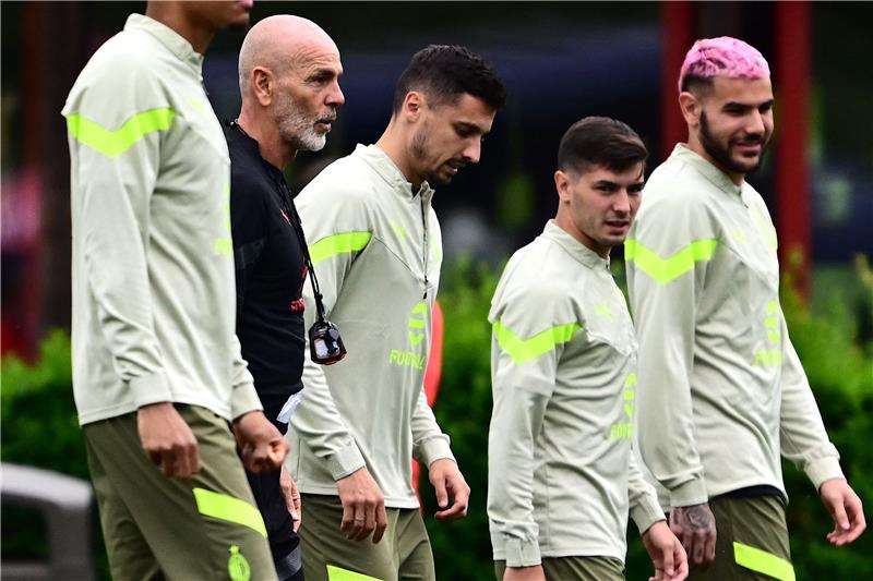 لاعبو ميلان