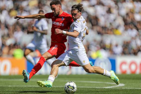 جانب من اللقاء (نقلا عن حساب الفريق علي تويتر)