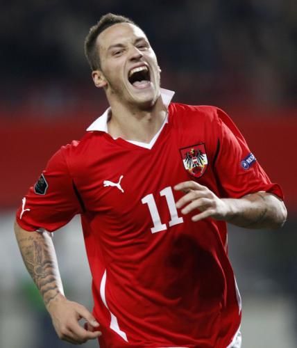 2010-10-08t204950z_01_zol59_rtridsp_3_soccer-euro_reuters
