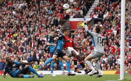 2011-08-28t155910z_01_dst04_rtridsp_3_soccer-england_reuters