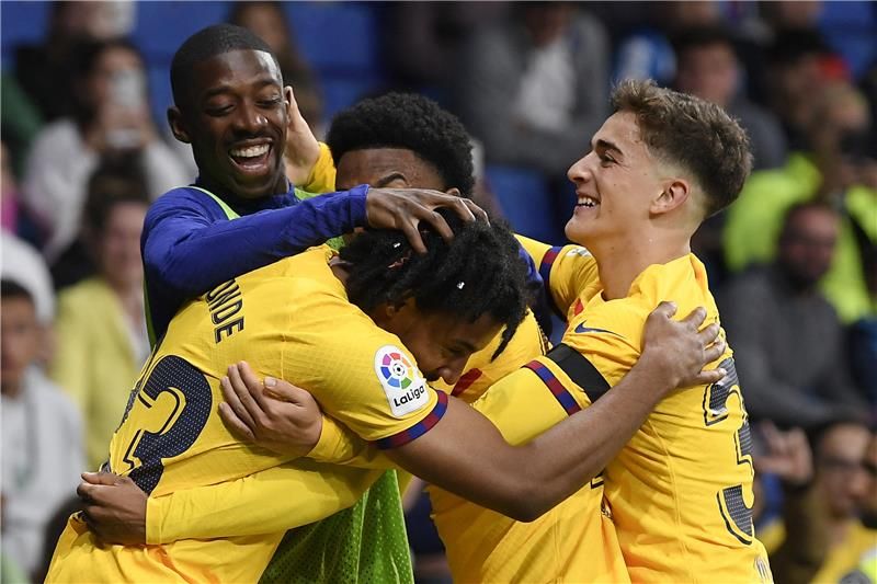 لاعبو برشلونة