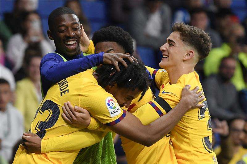 لاعبو برشلونة