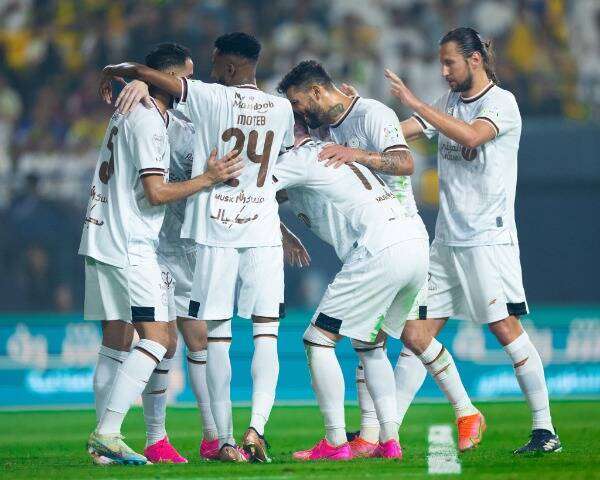 لاعبو الشباب