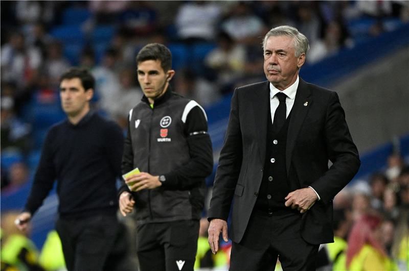 أنشيلوتي (جهة اليمين)