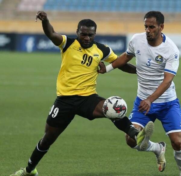 محمد أبو عرقوب "يسار الصورة"