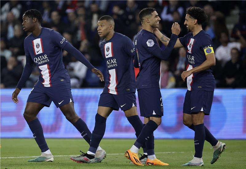 لاعبو باريس سان جيرمان