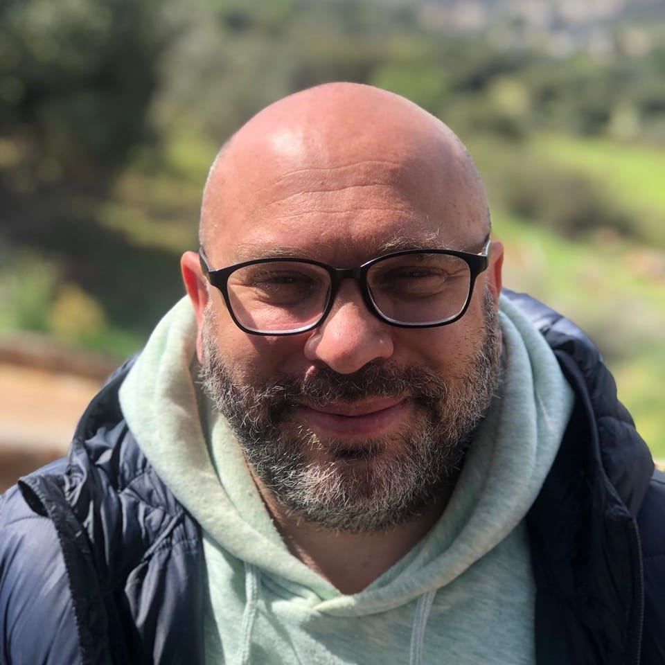 أيمن أبو حجلة