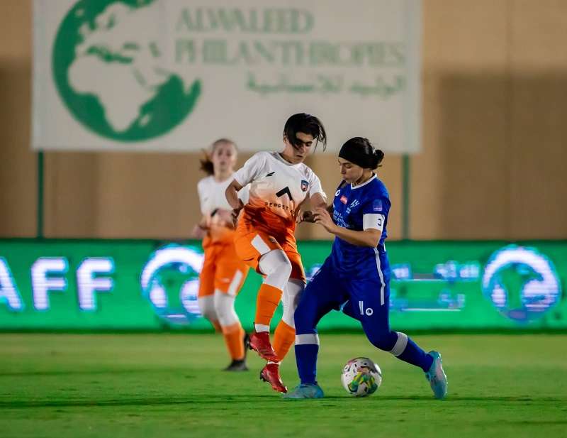 عهود العماري (جهة اليمين)