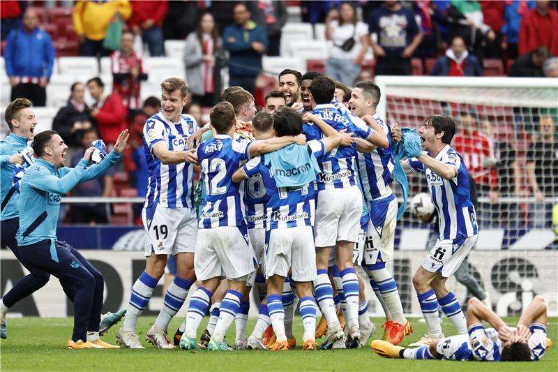 فرحة لاعبي ريال سوسيداد