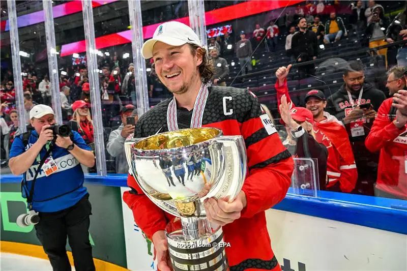 ?i=epa%2fhockey%2f2023-05%2f2023-05-28-10661117_epa