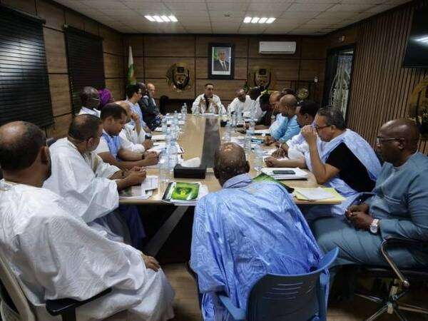 من الاجتماع