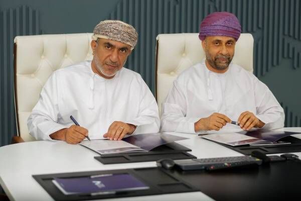 من توقيع العقود