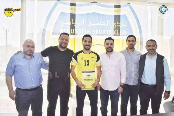 من حفل توقيع مرضي