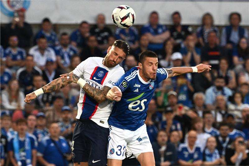 سيرجيو راموس (جهة اليسار)