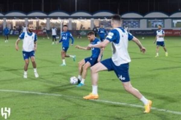 من مران الهلال - صورة رسمية